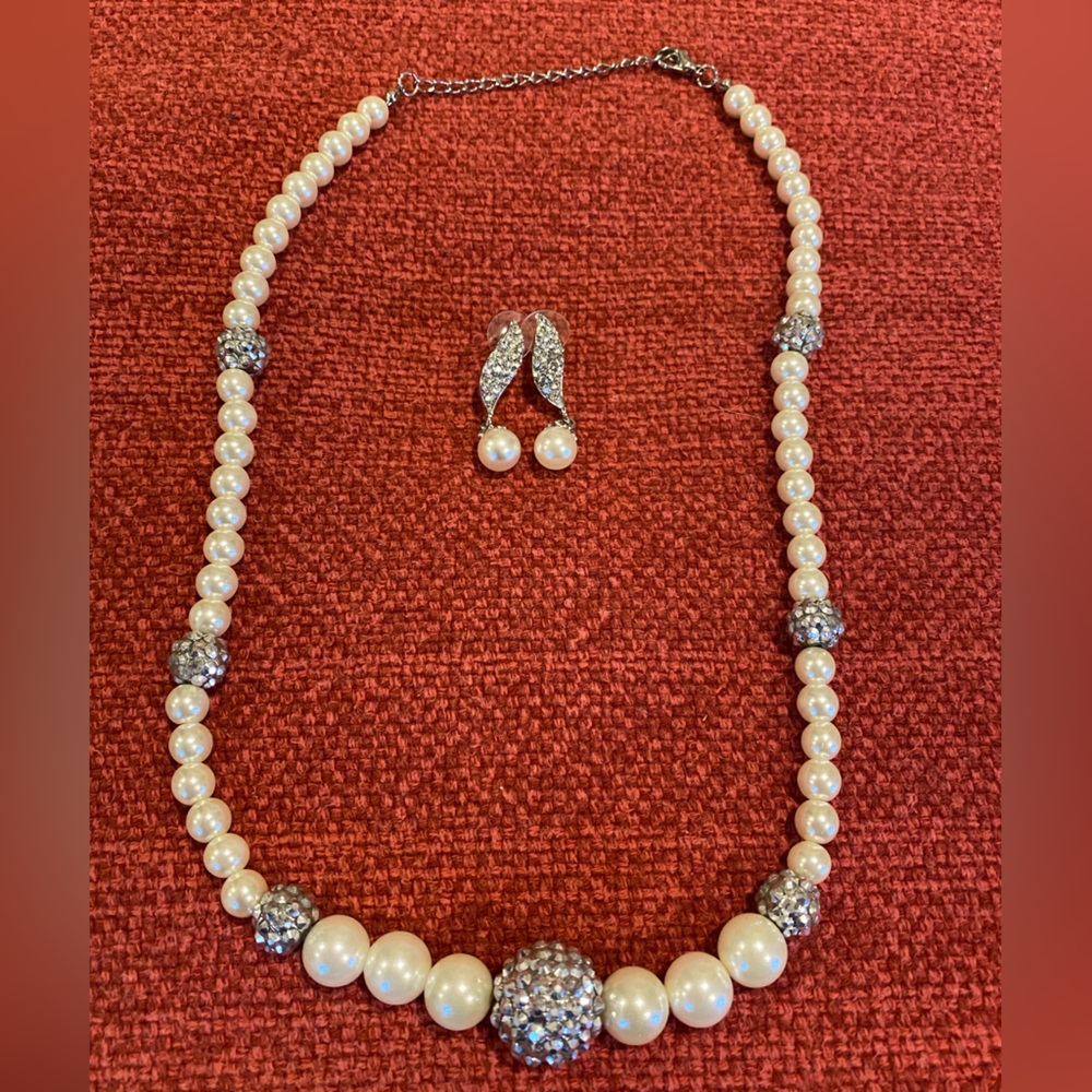 Vintage faux pearl necklace and earrings set